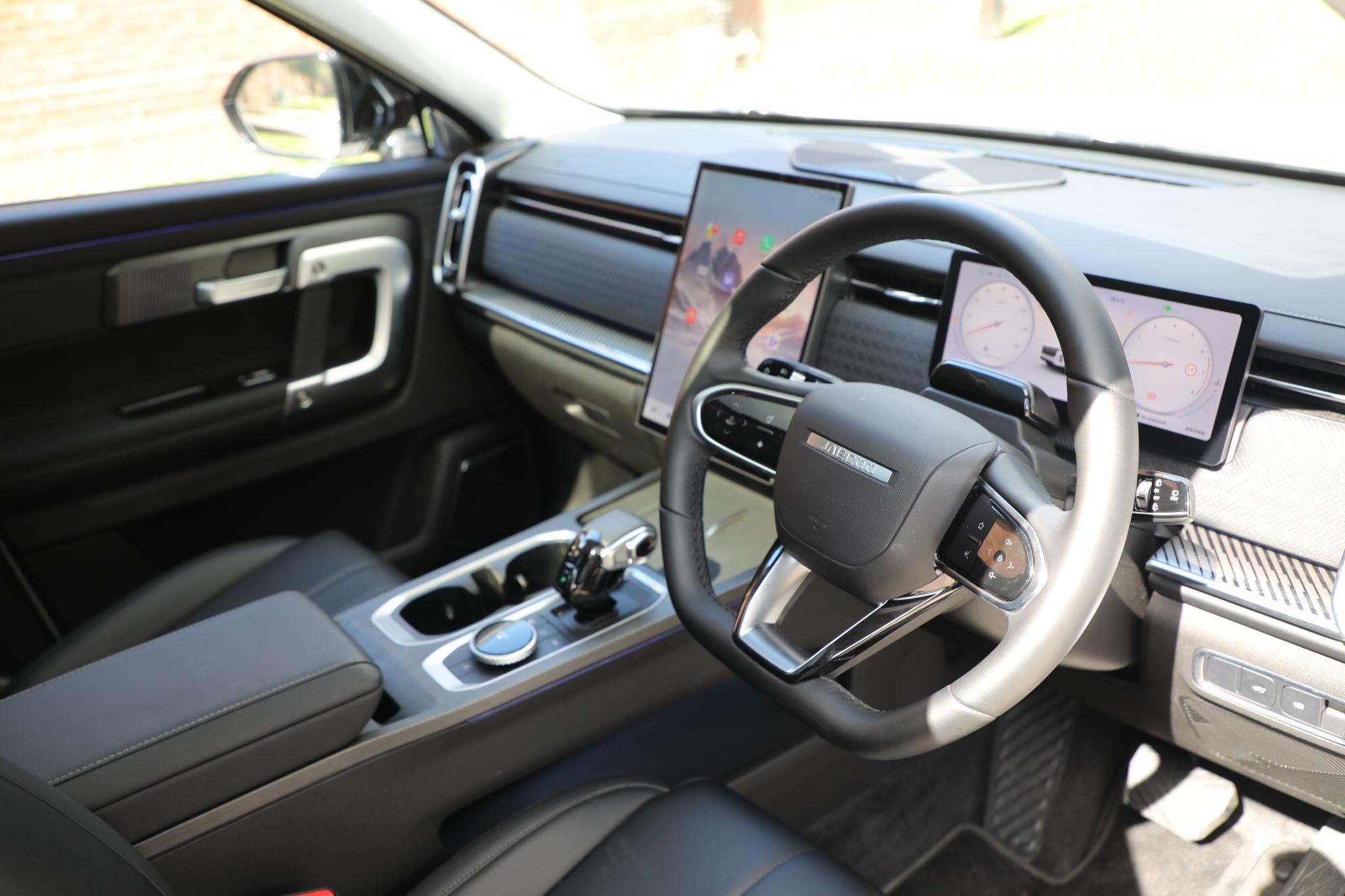 Large vehicle image